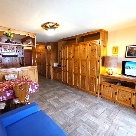 Residenza Del Cirmolo Cervinia Vda Vacanze In Vetta Cir 0205 ブレウイル・チェルヴィナイア